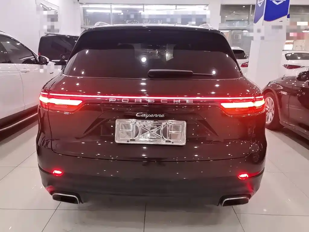 Porsche Cayenne — миниатюра 6
