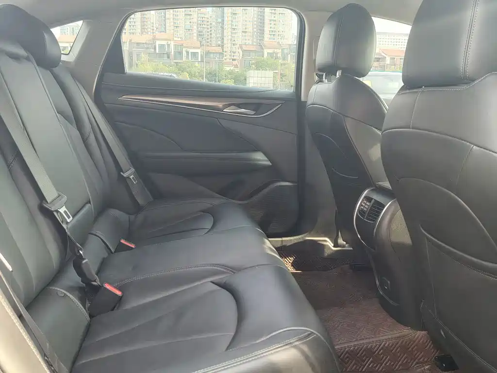 Buick LaCrosse — миниатюра 5
