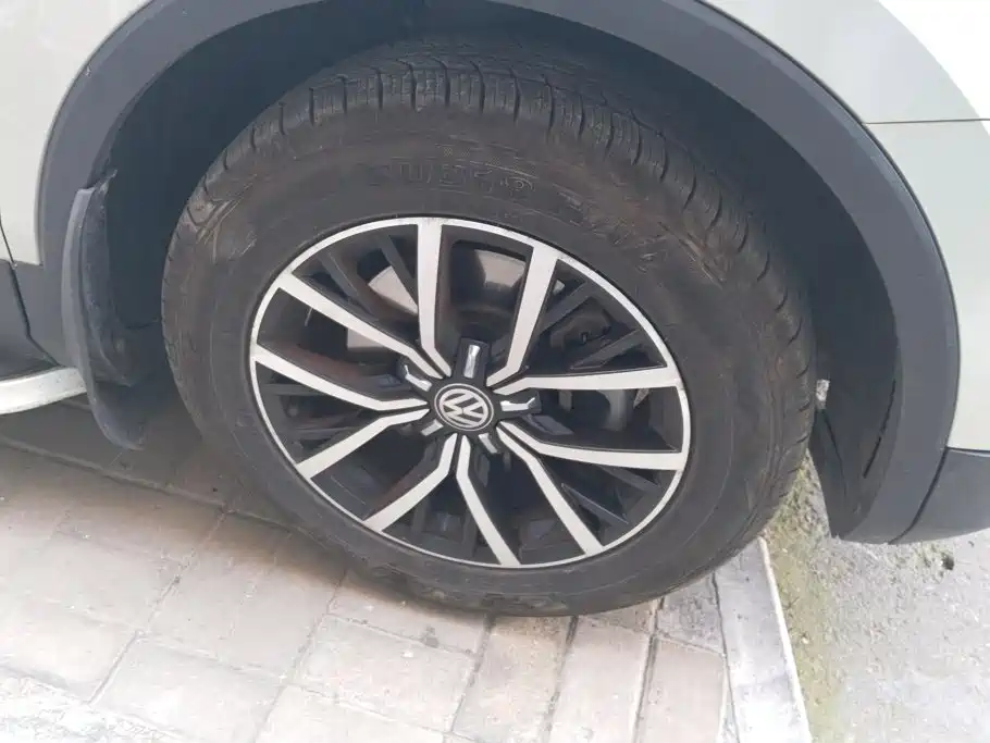 Volkswagen Tiguan L — миниатюра 6