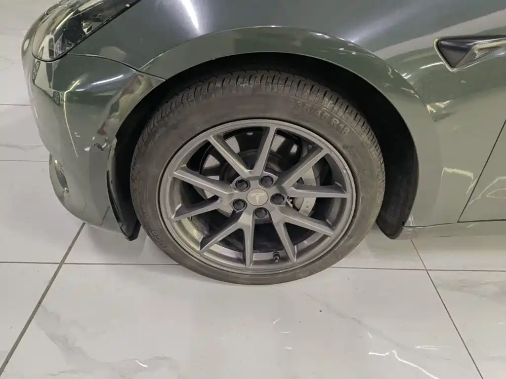 Tesla Model 3 — миниатюра 23