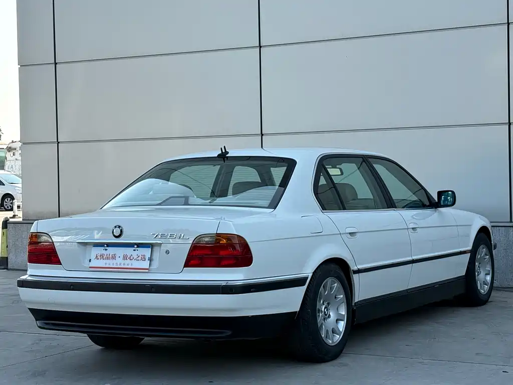 BMW 7 Series 7 2000 728iL