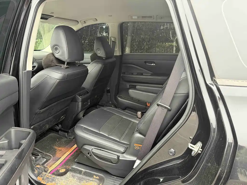 Nissan Teramont — миниатюра 4