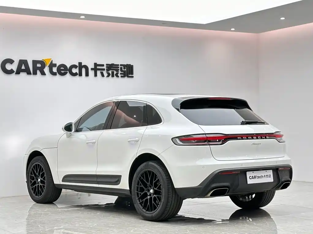 Porsche Macan — миниатюра 3