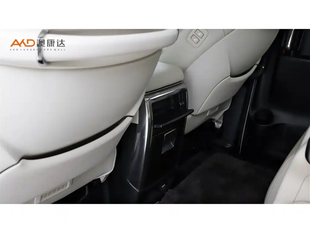 Toyota Alphard — миниатюра 10