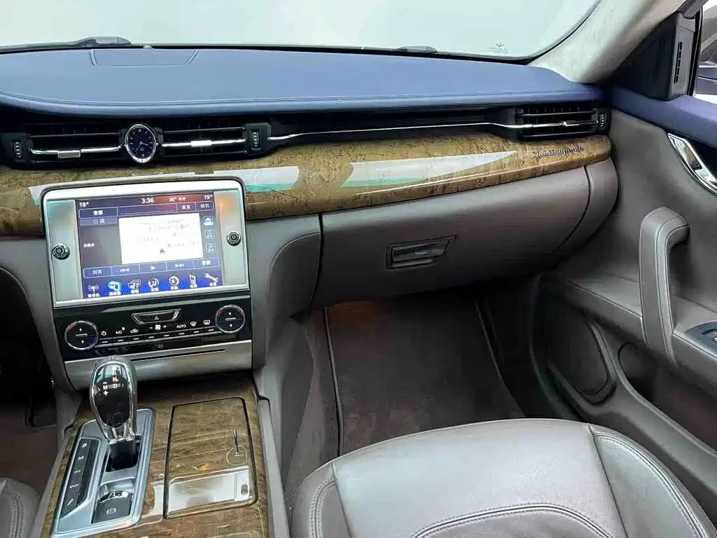 Maserati Quattroporte — миниатюра 10
