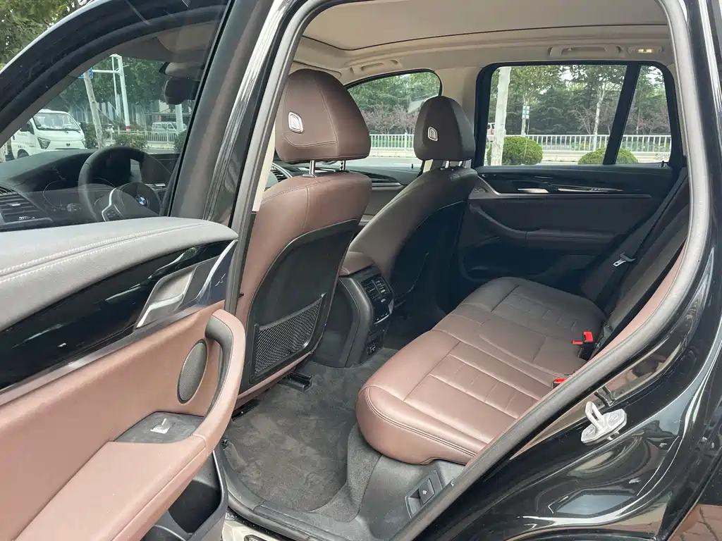 BMW X3 — миниатюра 8