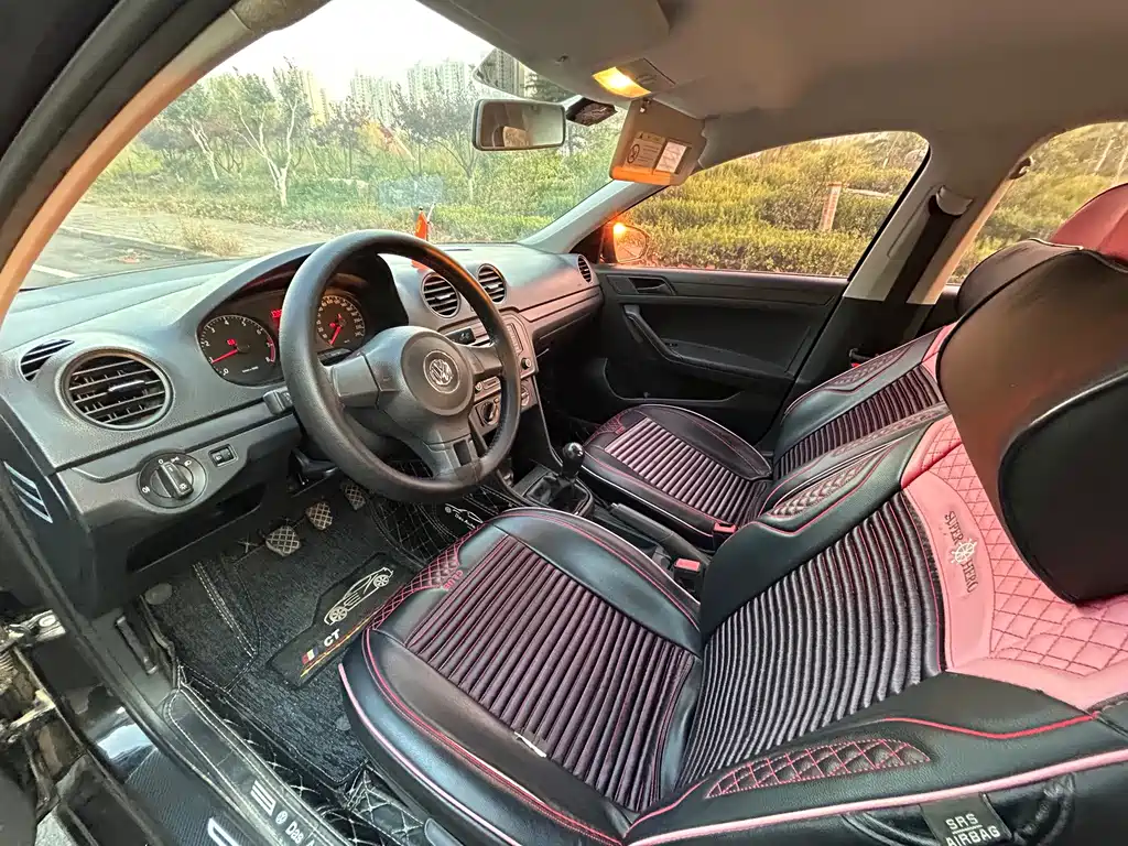 Volkswagen Jetta — миниатюра 12