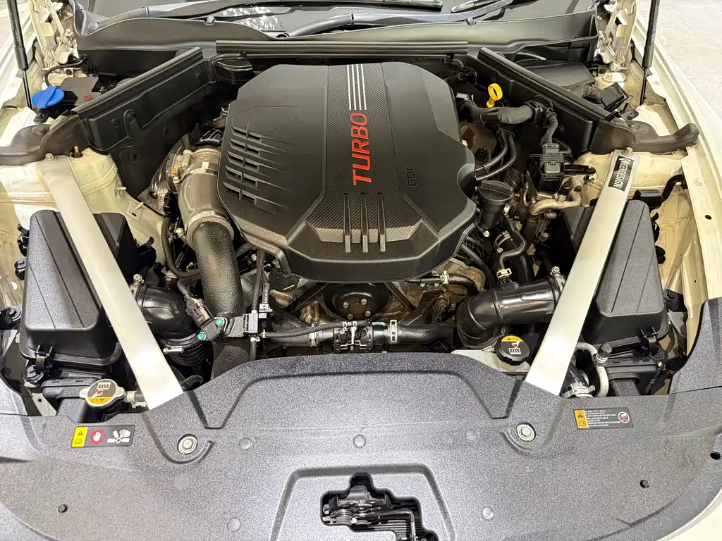 Kia Stinger - фото 10