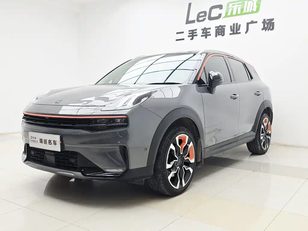 Lynk & Co 06
