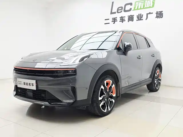 Lynk & Co 06