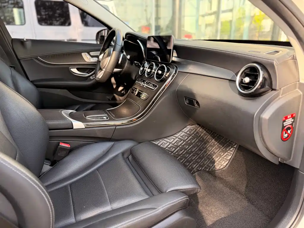 Mercedes-Benz C-Class — миниатюра 24