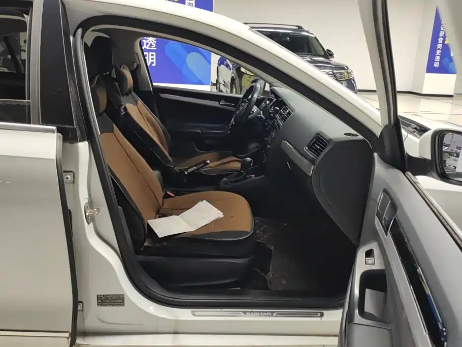 Volkswagen Sagitar — миниатюра 8