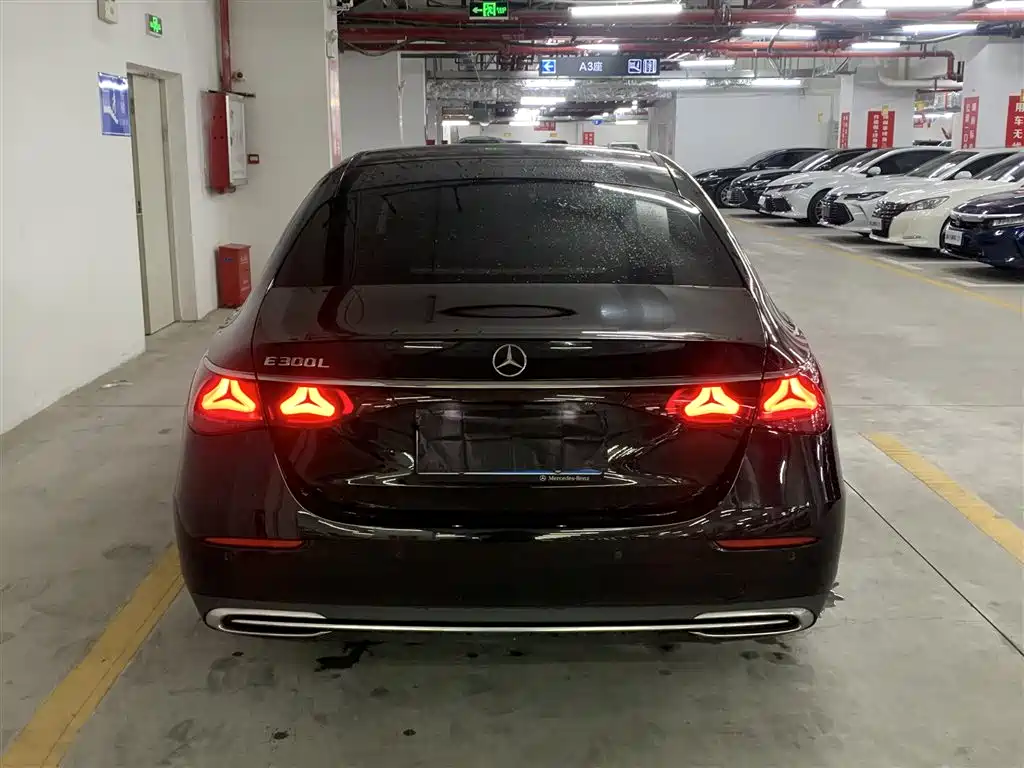 Mercedes-Benz E-Class — миниатюра 7
