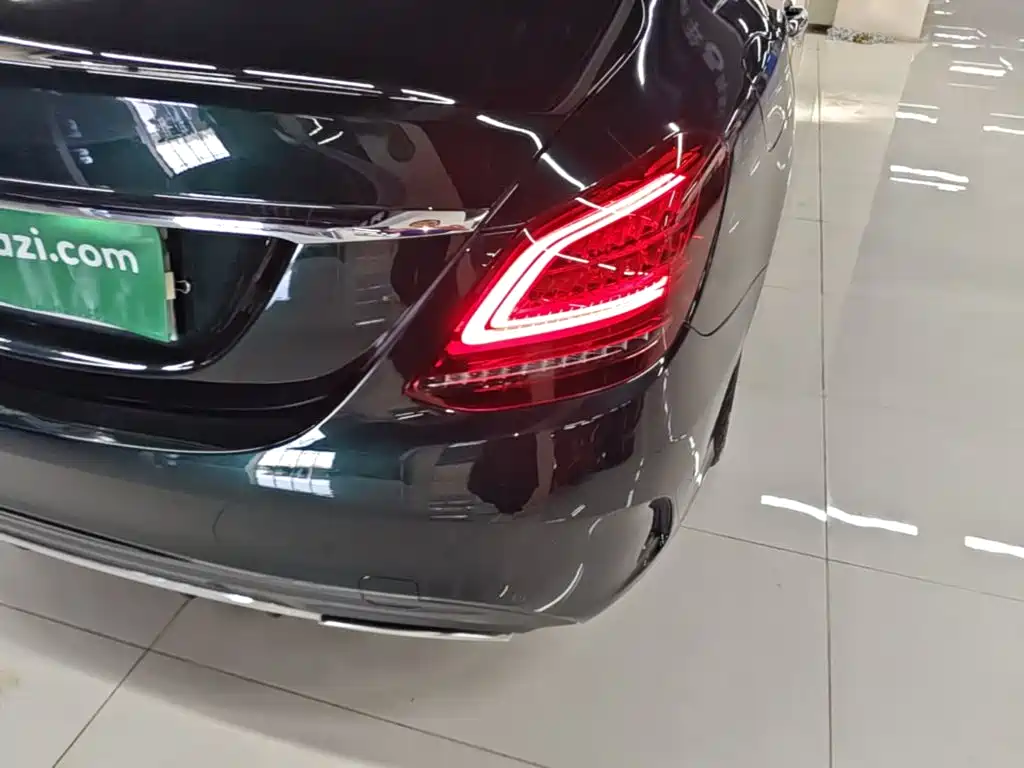 Mercedes-Benz C-Class — миниатюра 8
