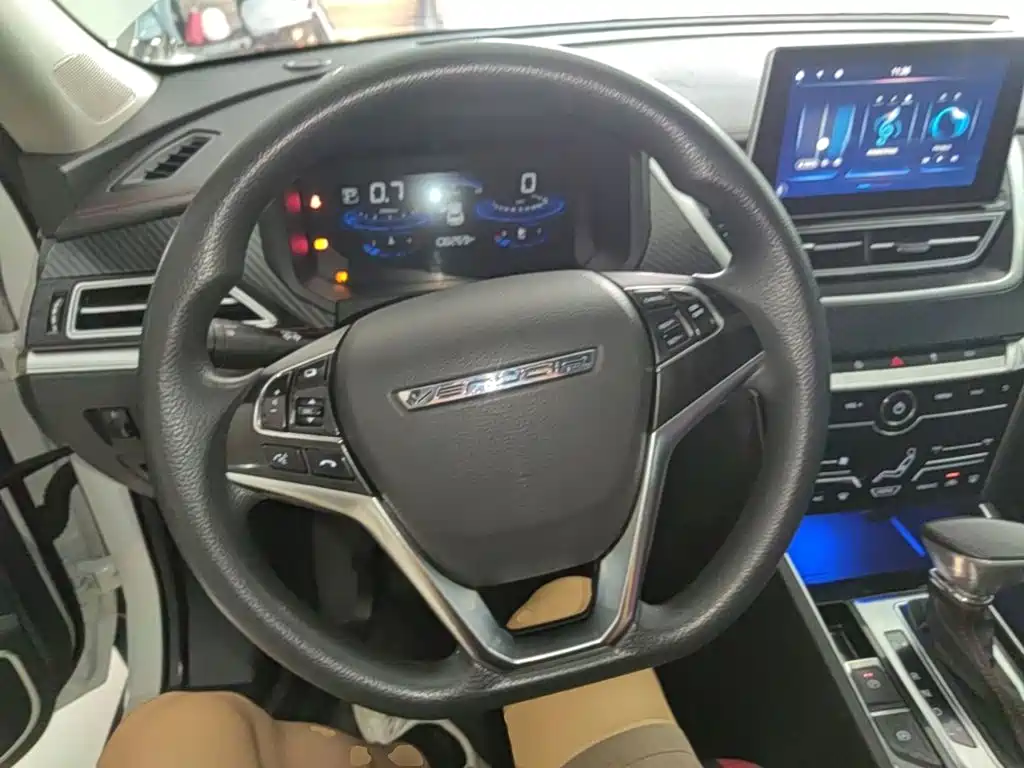 Venucia T60 — миниатюра 11