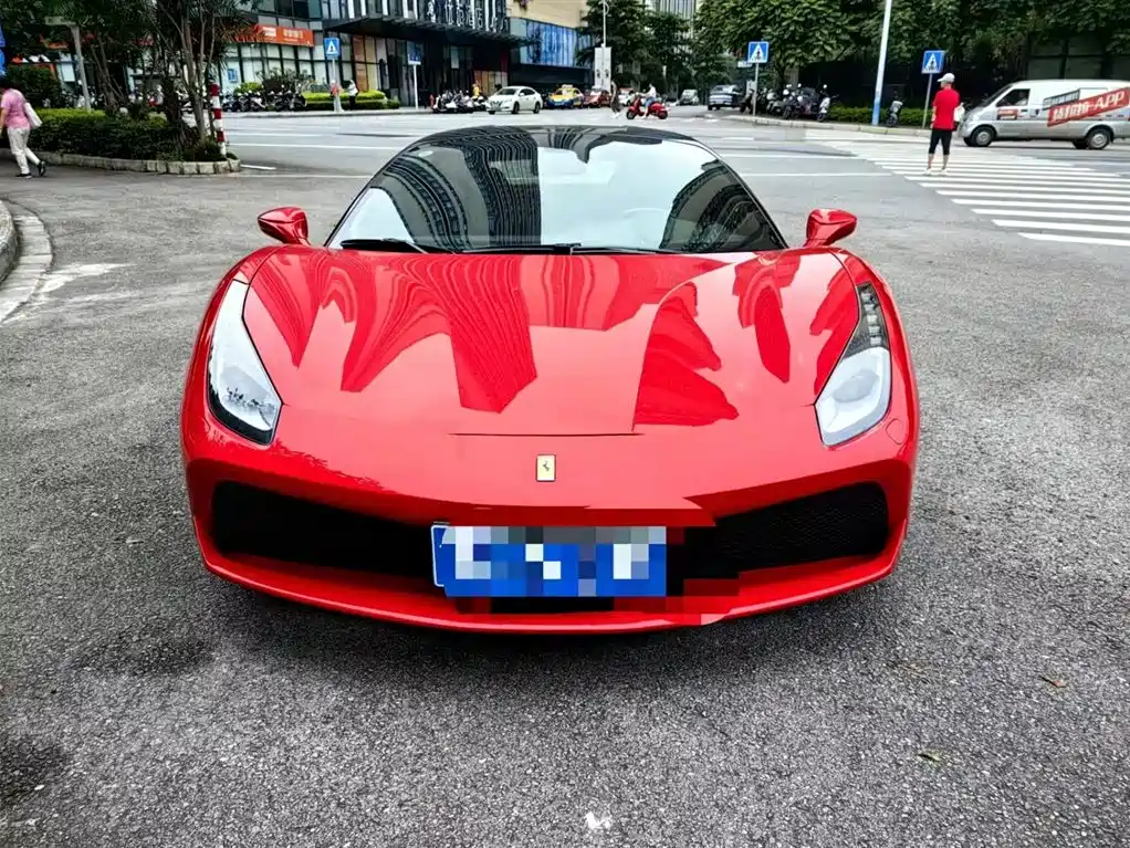 FERRARI 488