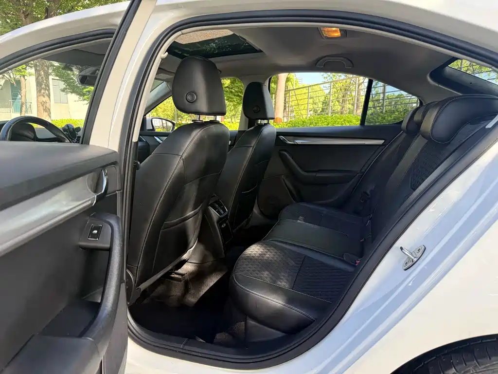 Skoda Octavia — миниатюра 13