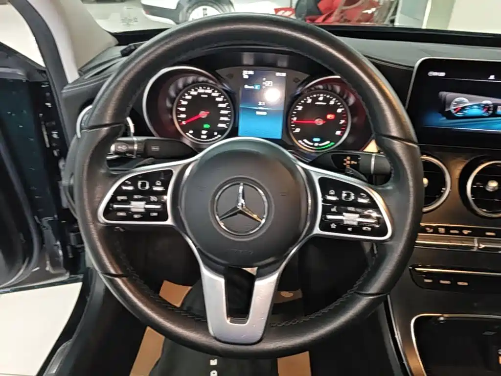 Mercedes-Benz C-Class — миниатюра 11