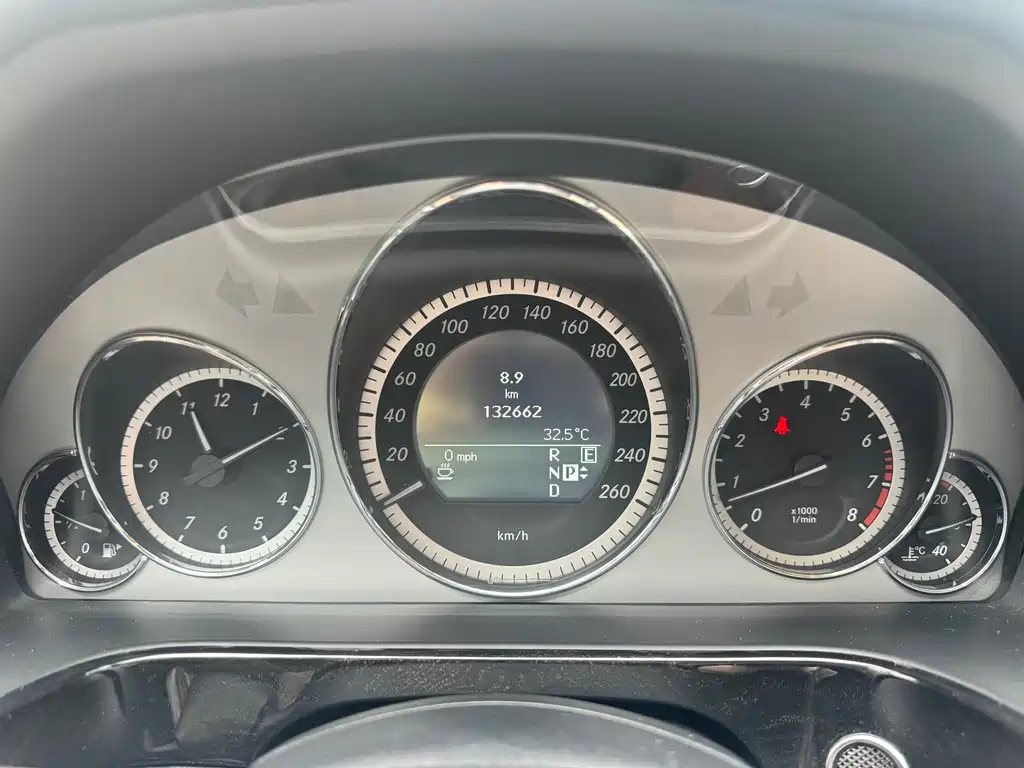 Mercedes-Benz E-Class — миниатюра 17