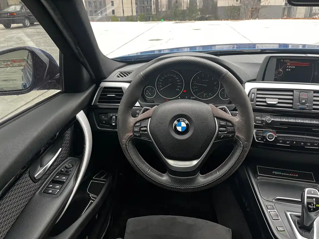 BMW 3 Series — миниатюра 10