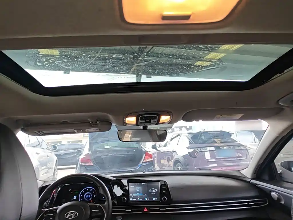Hyundai Elantra — миниатюра 18