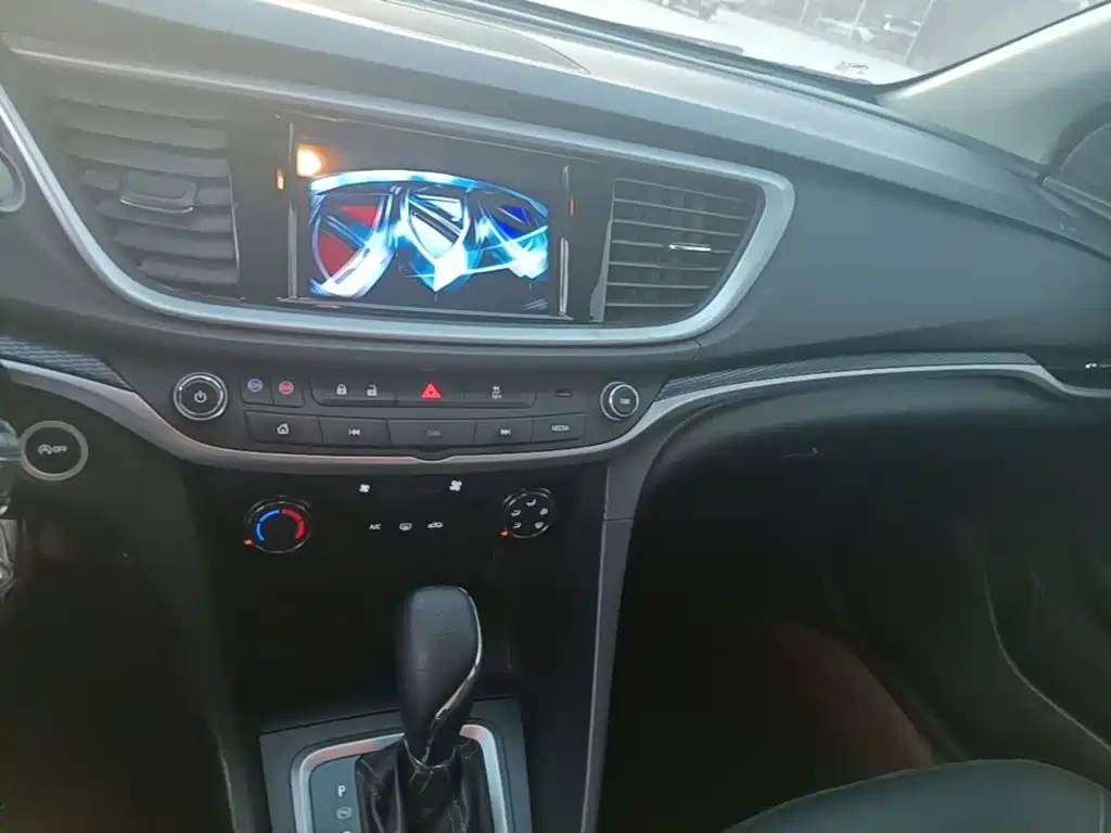 Buick Excelle — миниатюра 13
