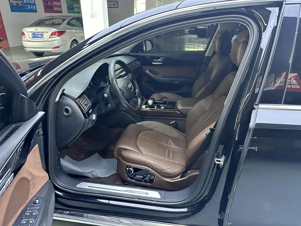 Audi A8 — миниатюра 4