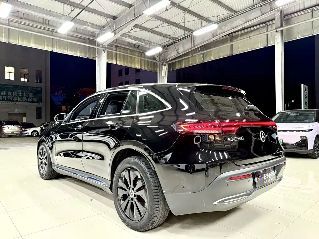 Mercedes-Benz EQC — миниатюра 5
