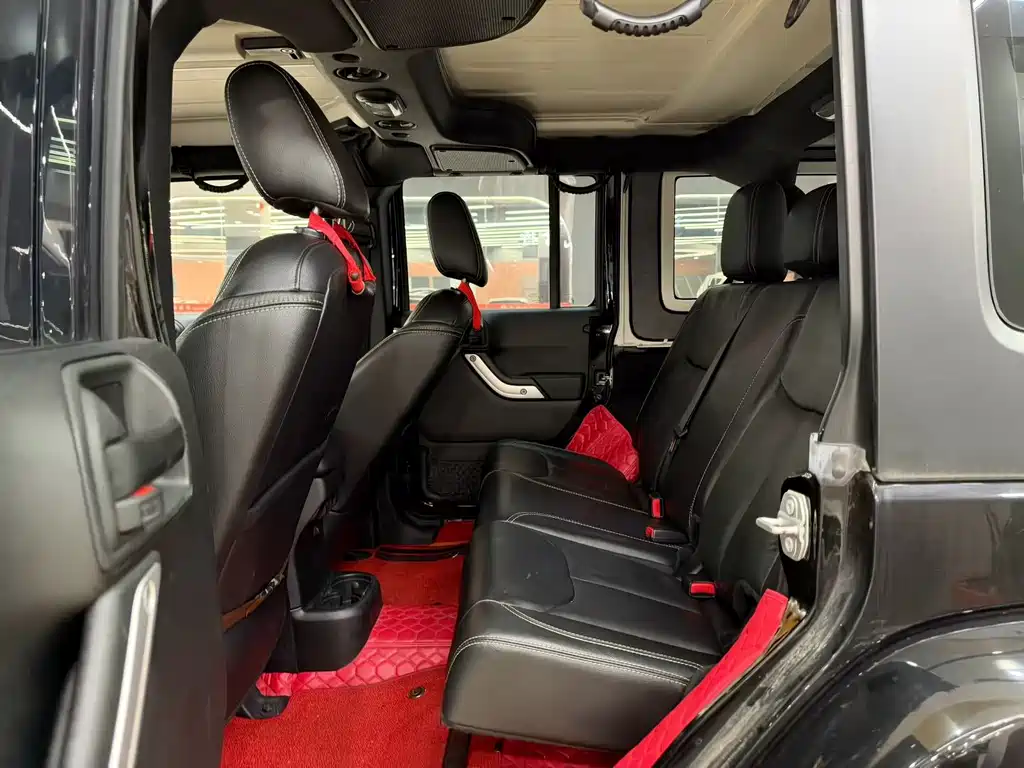 Jeep Wrangler — миниатюра 8