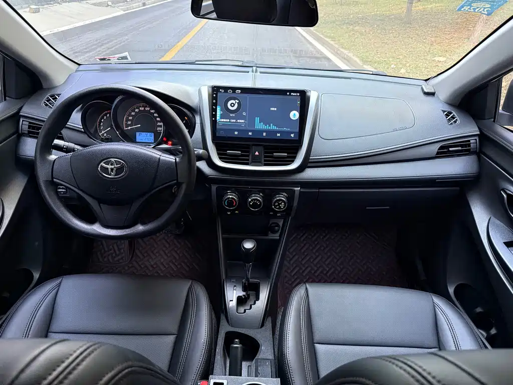 Toyota Yaris L — миниатюра 11