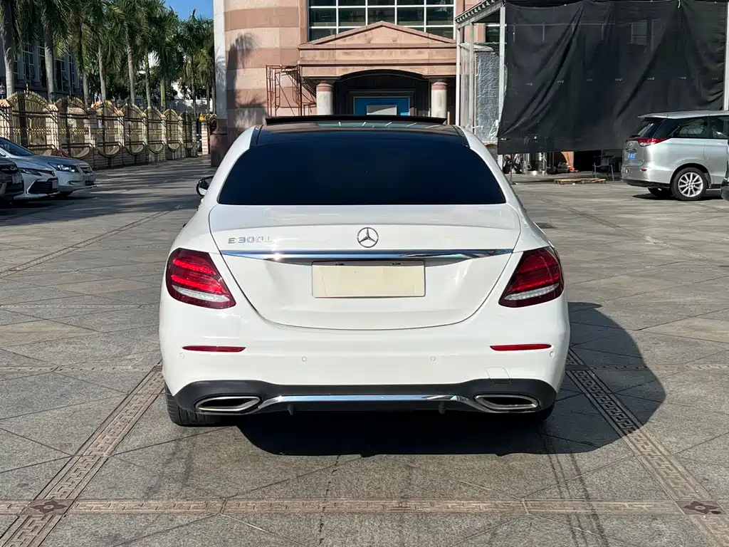 MERCEDES-BENZ  E CLASS