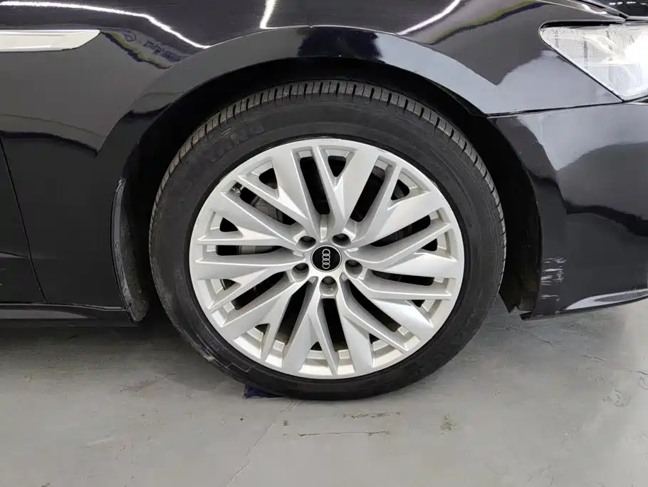 Audi A7L — миниатюра 6