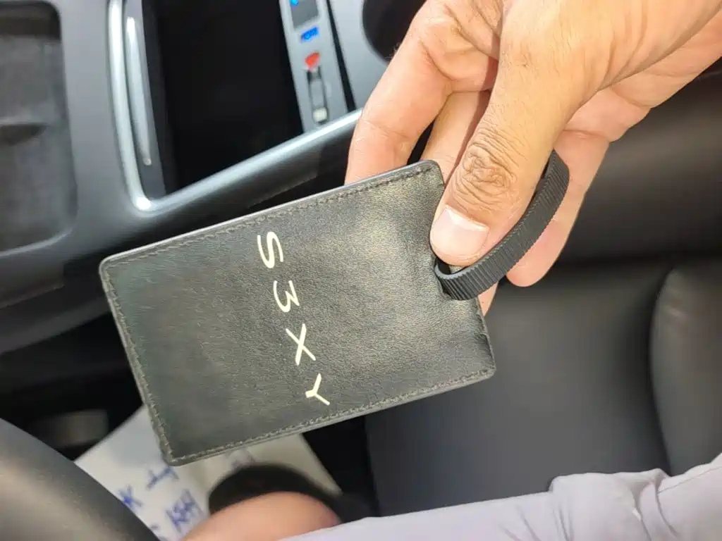 Tesla Model Y — миниатюра 9