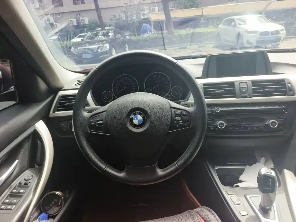 BMW 3 Series — миниатюра 3