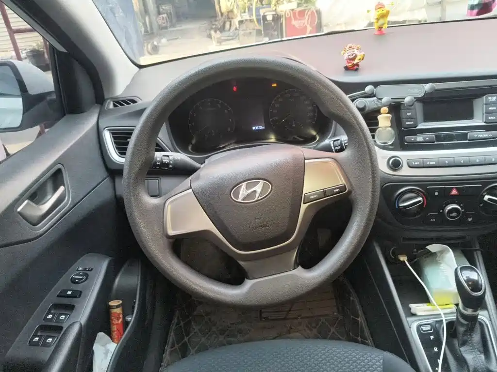 Hyundai Verna — миниатюра 6