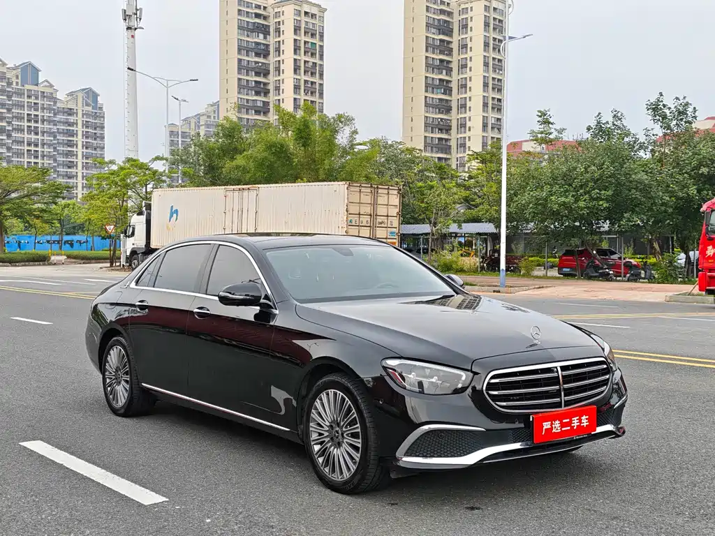 Mercedes-Benz E-Class — миниатюра 2