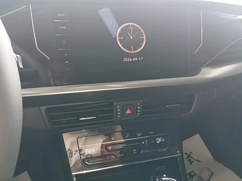 Volkswagen Passat PHEV — миниатюра 13