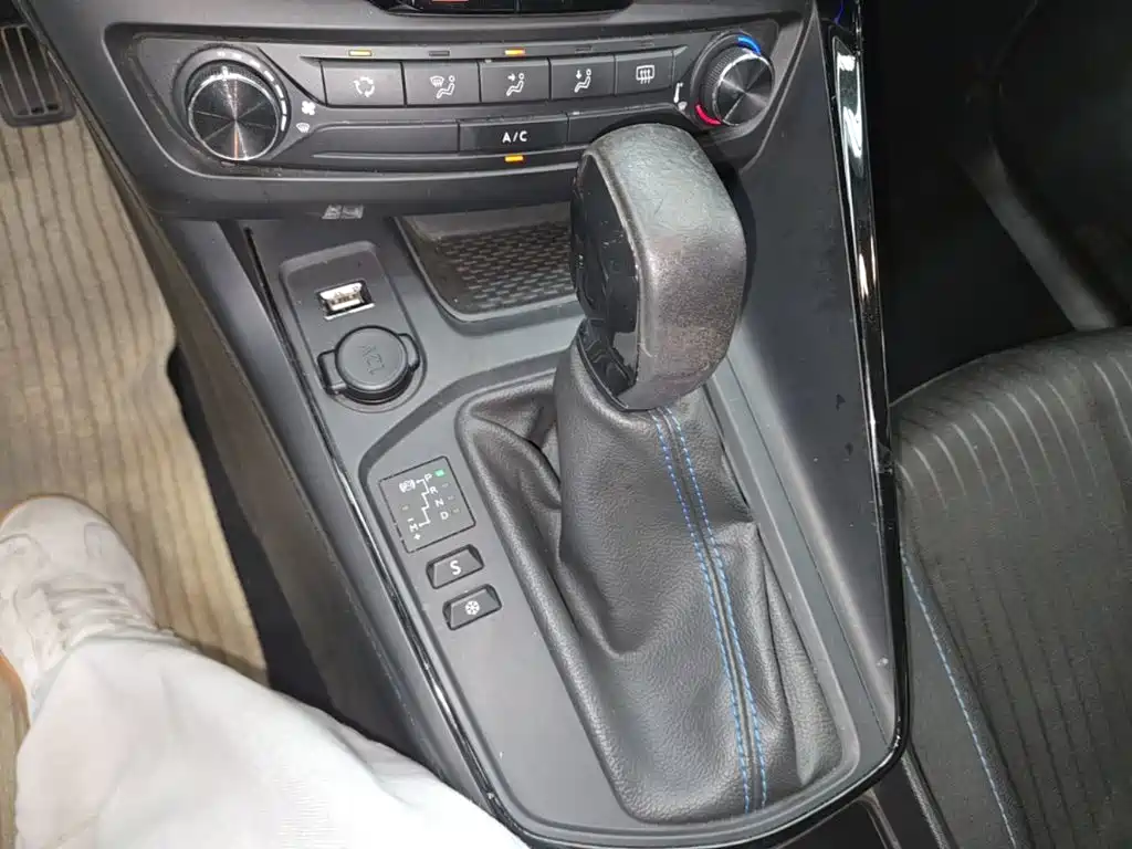 Peugeot 308 — миниатюра 14