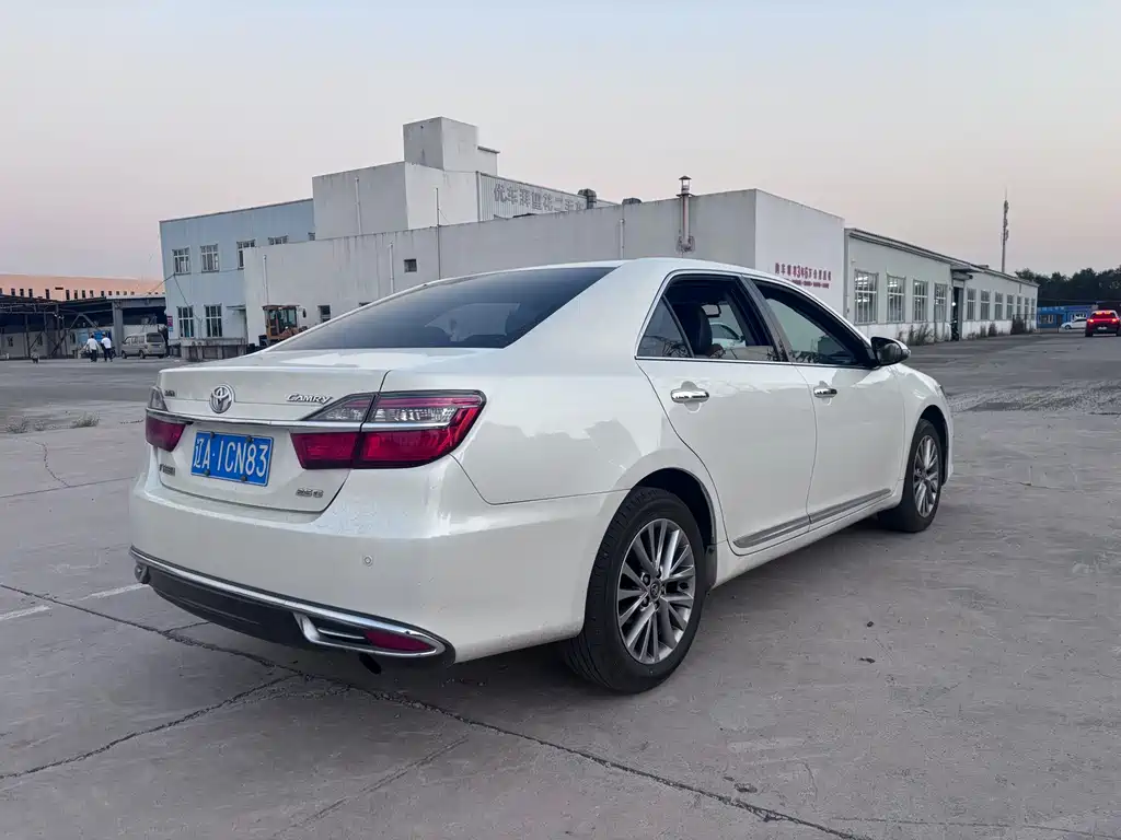 Toyota Camry — миниатюра 7