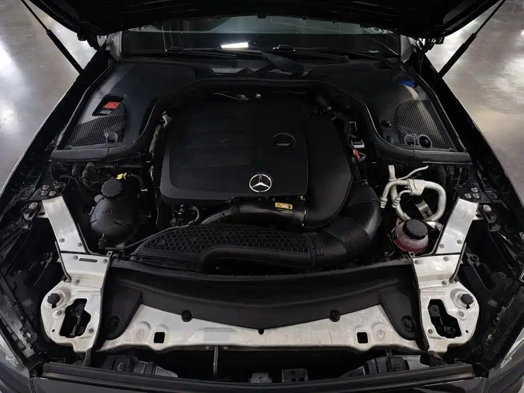 Mercedes-Benz E-Class — миниатюра 6