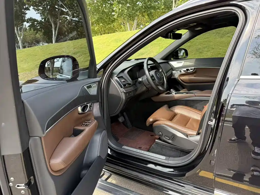 Volvo XC90 — миниатюра 16