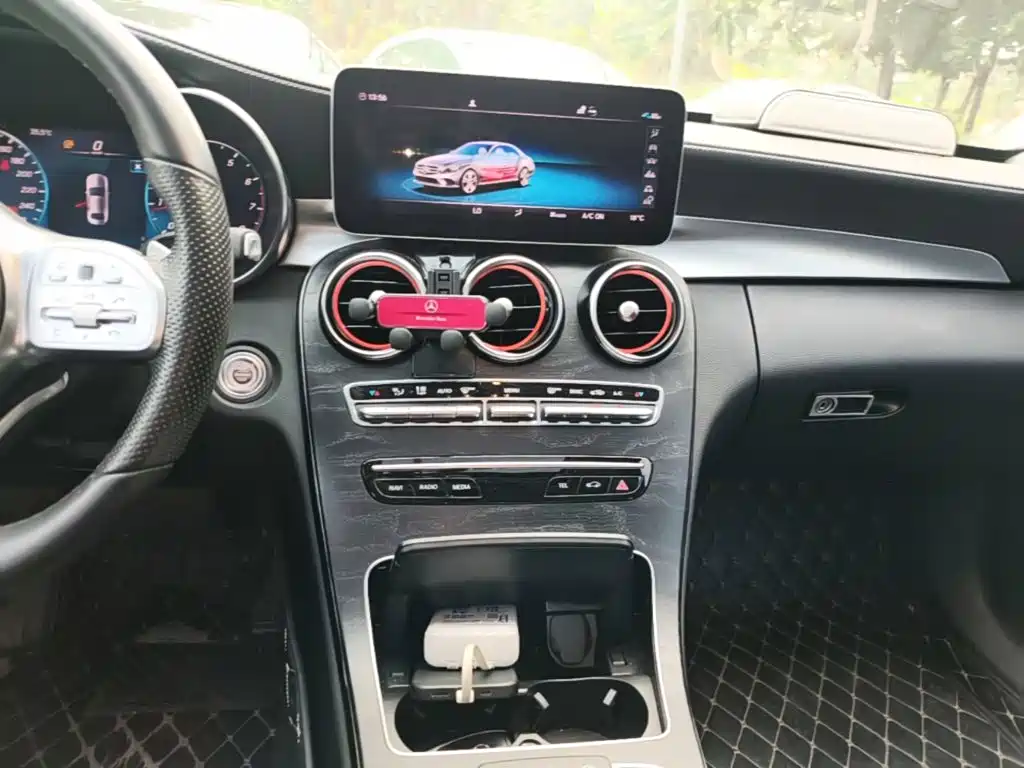 Mercedes-Benz C-Class — миниатюра 13