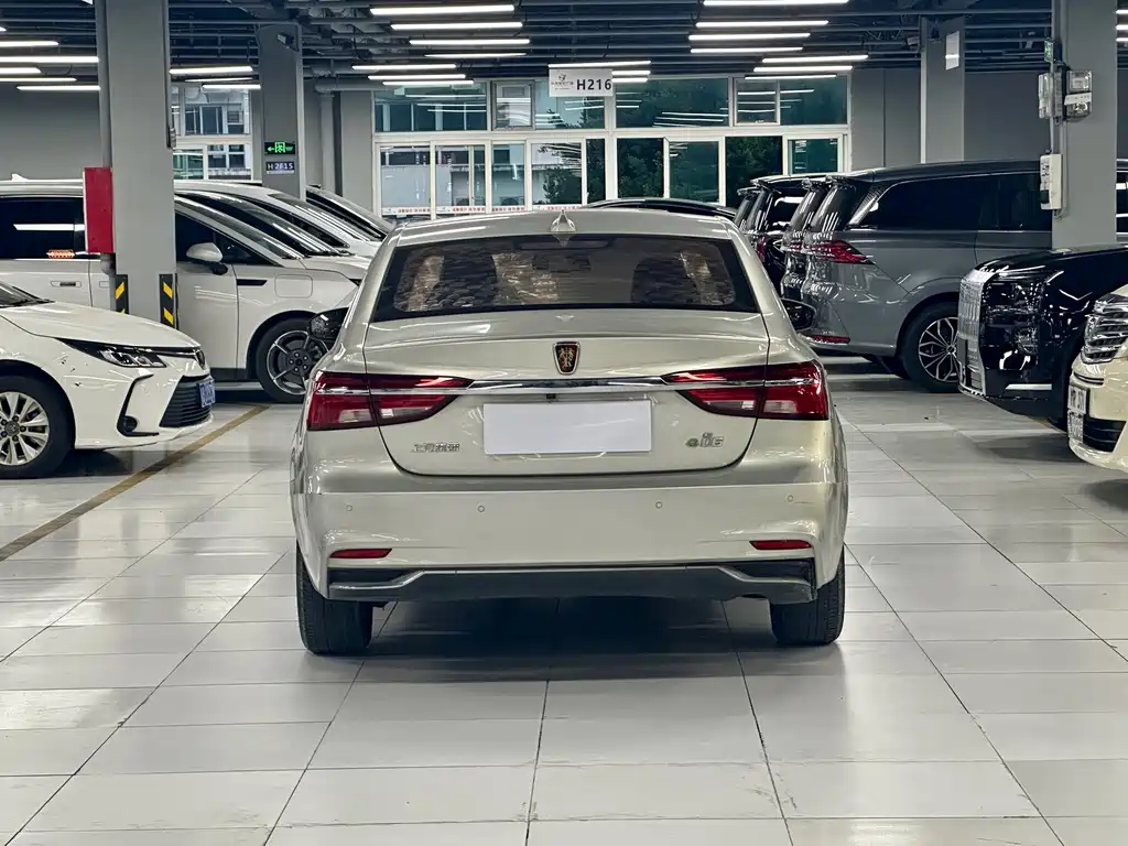 Roewe i6 New Energy — миниатюра 8