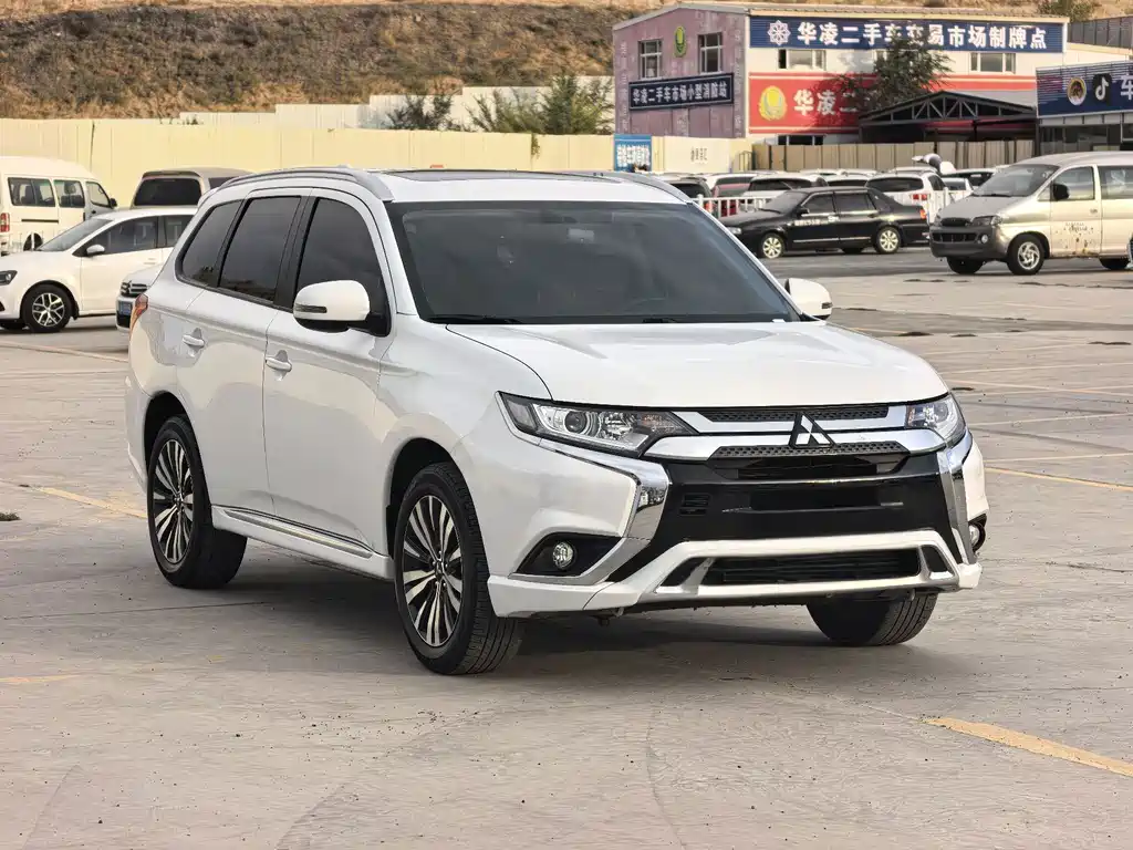 Mitsubishi Outlander — миниатюра 3