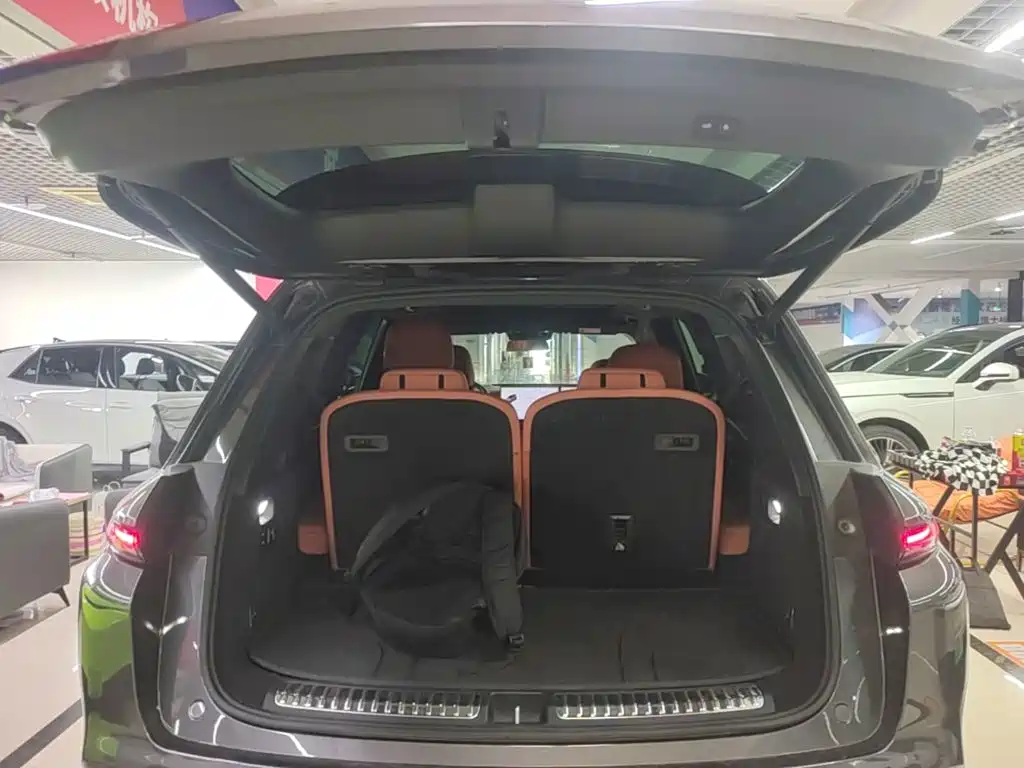 Li Auto Li L8 — миниатюра 19
