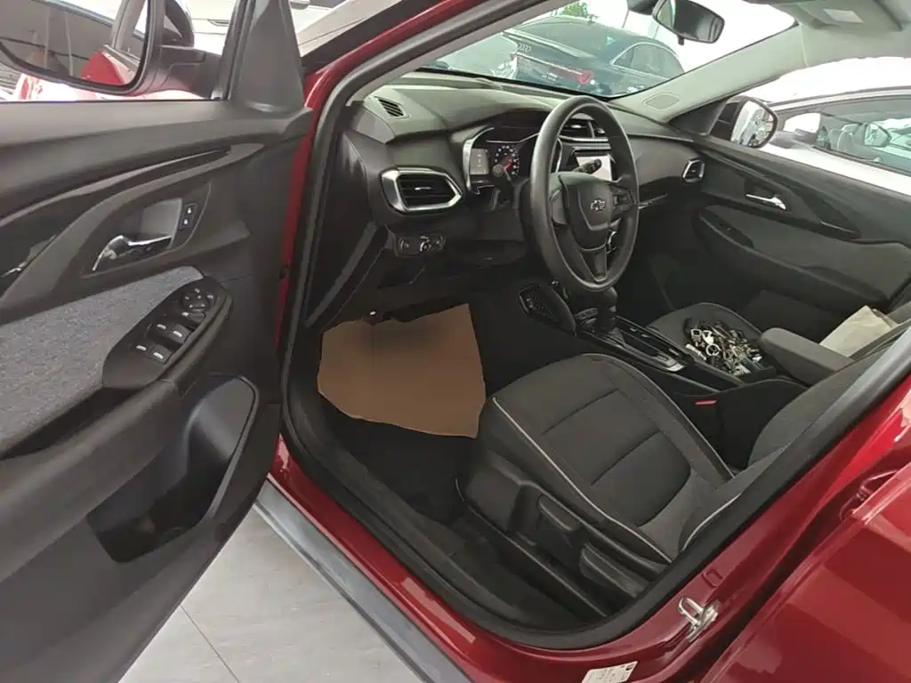 Chevrolet Tracker — миниатюра 16