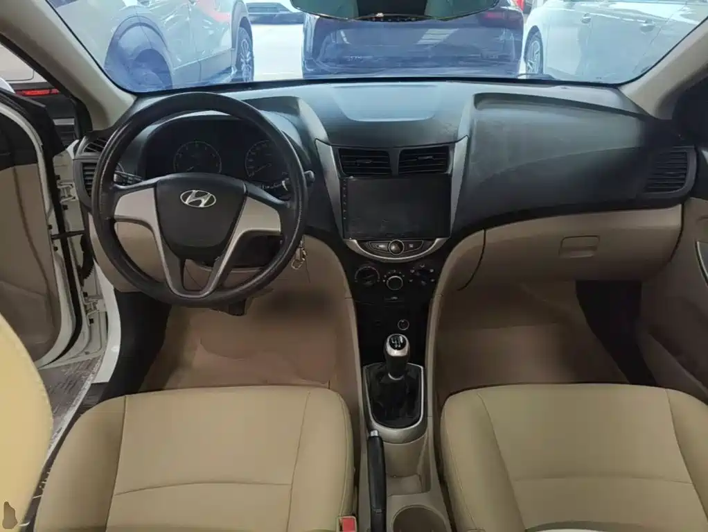 Hyundai Verna — миниатюра 10
