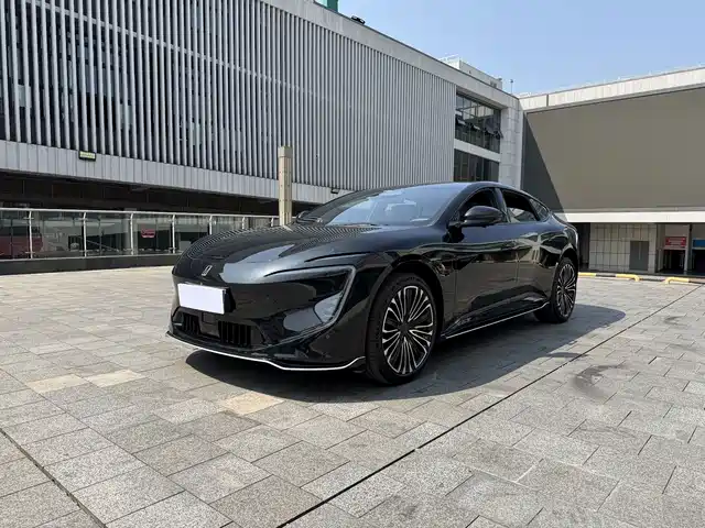 2025 Avatr 12