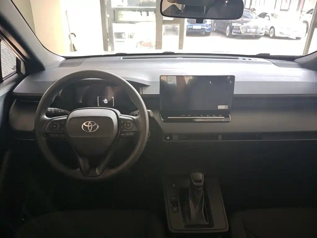 Toyota Corolla Cross — миниатюра 10