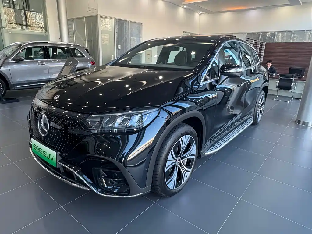 Mercedes-Benz EQE SUV 0